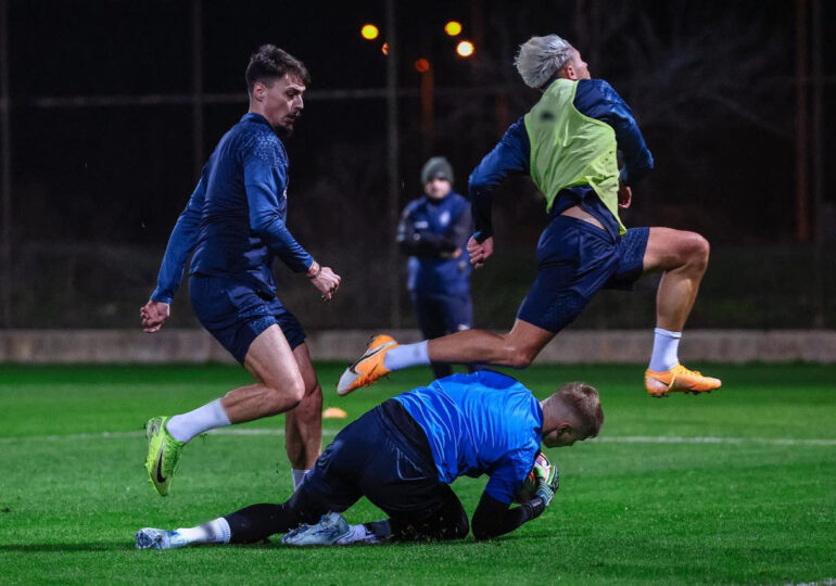 «Крылья Советов» провели первую тренировку в Турции