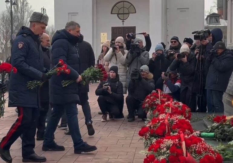 В Самаре почтили память сотрудников органов внутренних дел, погибших в пожаре в здании ГУВД