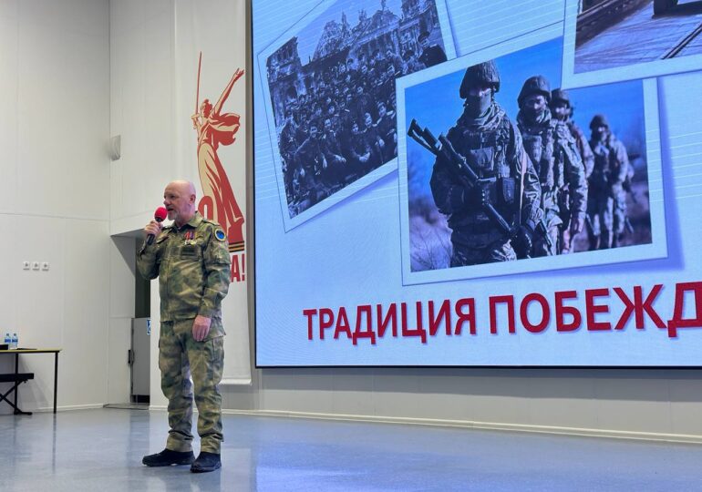 В самарской школе №68 урок мужества провел ветеран СВО Олег Ветошкин