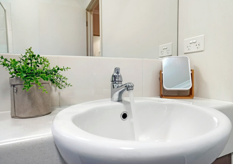 Под Самарой отключили воду в 205 жилых домах и шести социальных объектах