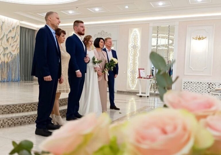 В Самарской области за неделю зарегистрировали 285 брачных союзов