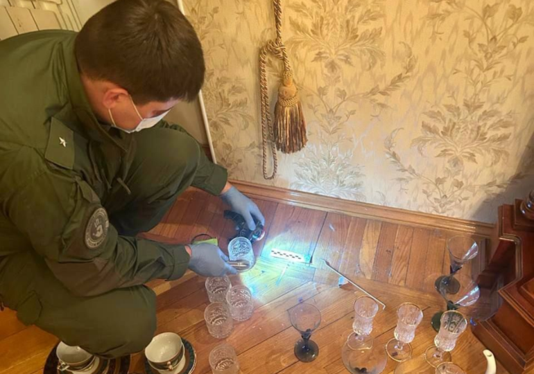 В квартире Тарховых нашли следы крови и частицы кровеносных сосудов потерпевших