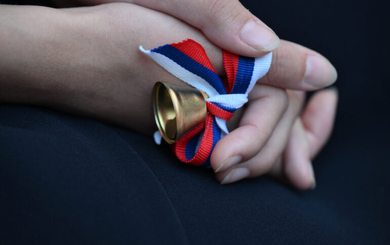 Стали известные даты последних звонков и выпускных в российских школах