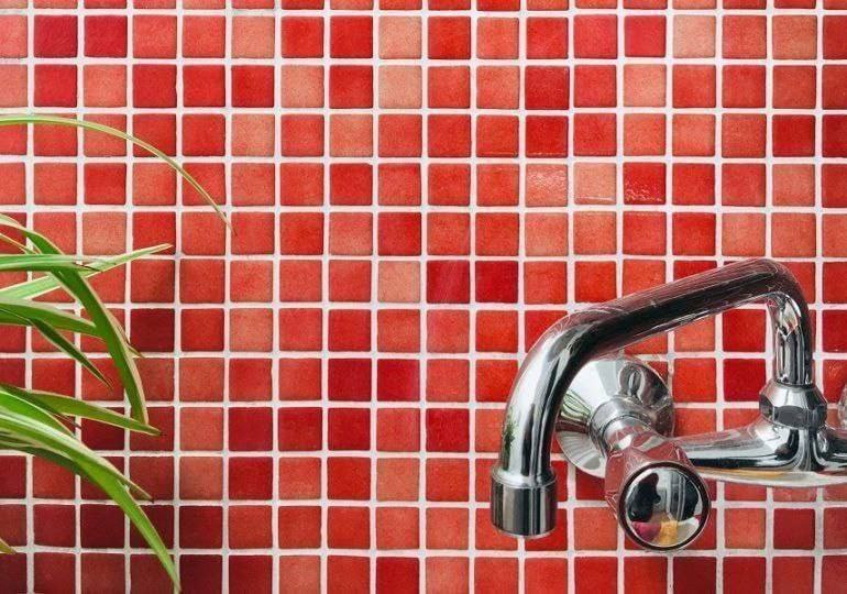 В Самаре устраняют коммунальную аварию на улице Сергея Лазо