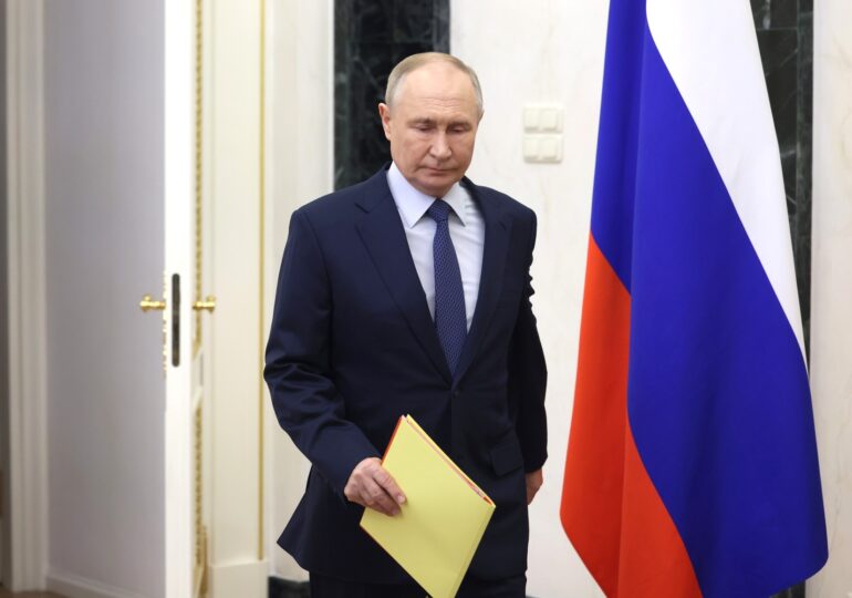 Владимир Путин подписал закон, направленный на борьбу с кибермошенниками