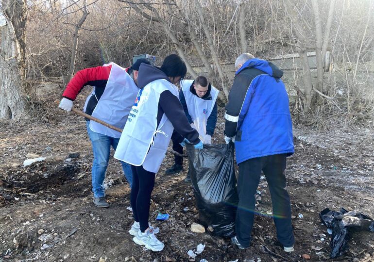 В Самаре очистили береговую линию Волги от мусора
