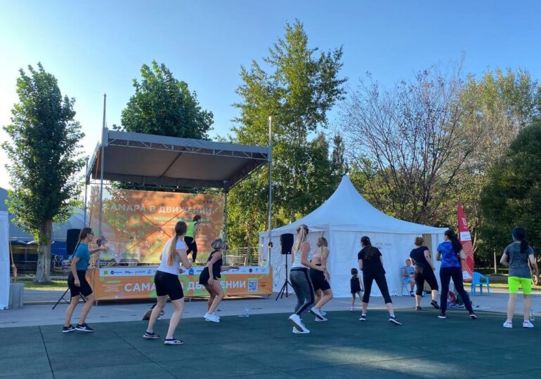 В Самаре 20 тренеров организуют летний спортивный досуг для жителей Промышленного района