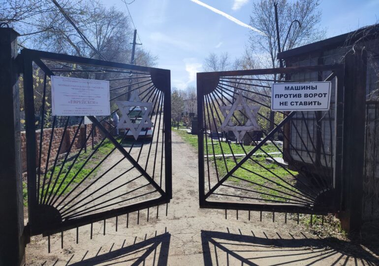 В Самаре от клещей обработали кладбища «Татарское» и «Еврейское»