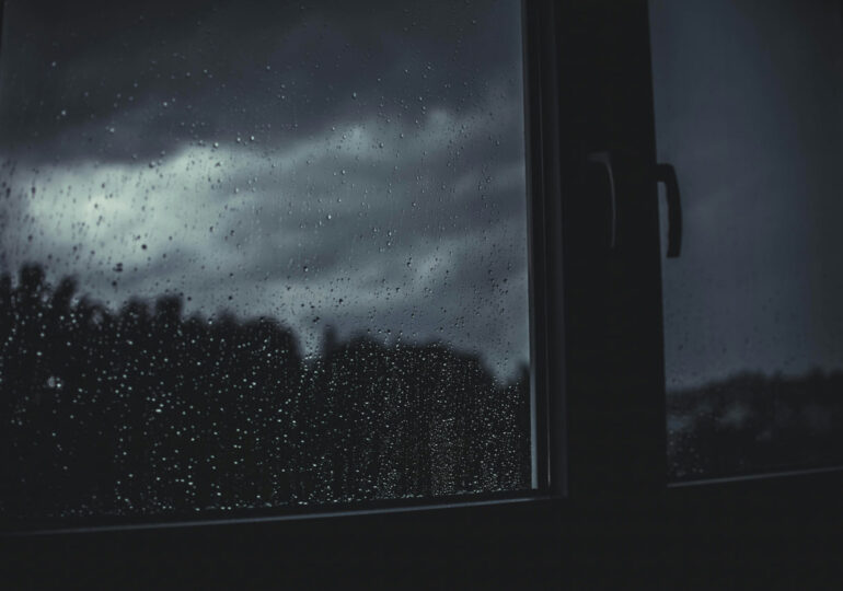 В Самарской области 9 мая объявили желтый уровень опасности из-за грозы и сильного дождя