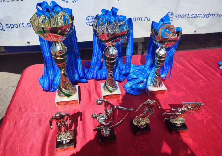 В Самаре проходят финалы футбольного турнира «Кожаный мяч»