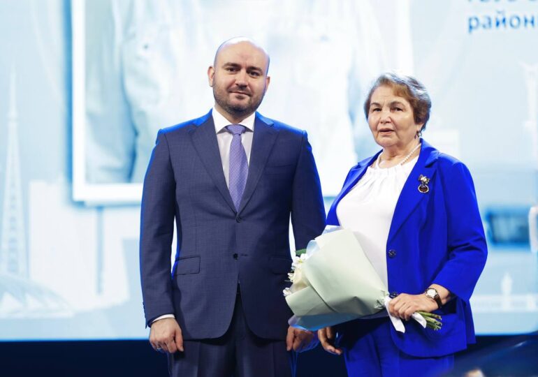 Губернатор Вячеслав Федорищев вручил награды лучшим работникам отрасли здравоохранения Самарской области