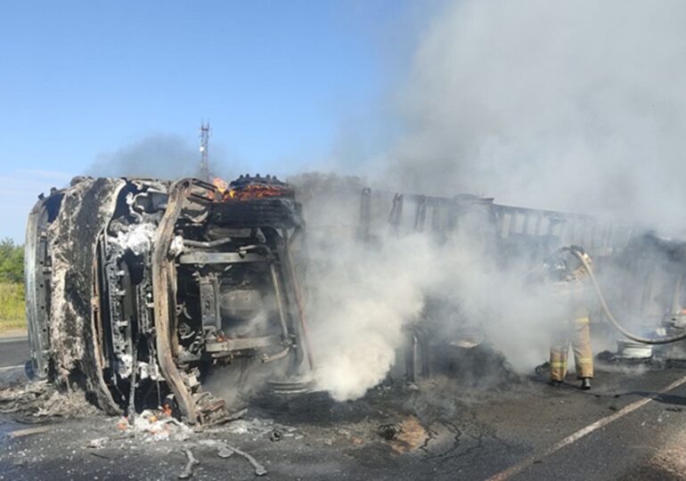 В Самарской области на подъезде к Ульяновску загорелась фура