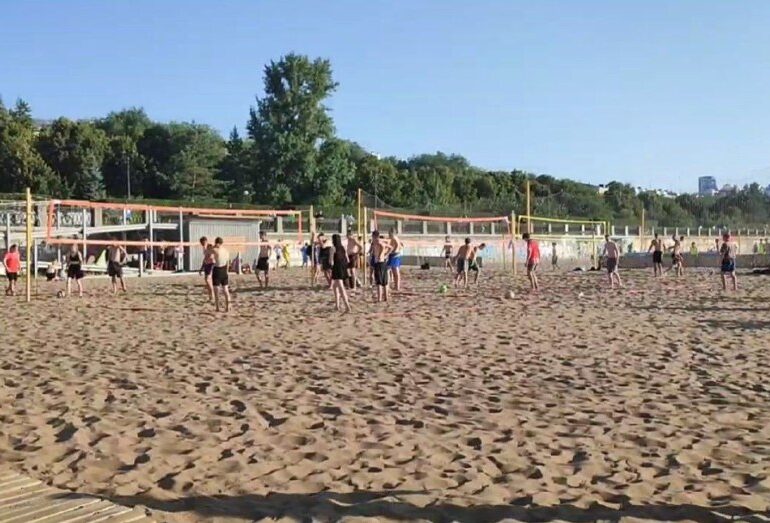 В Самаре на Первомайском спуске проходят спортивные занятия