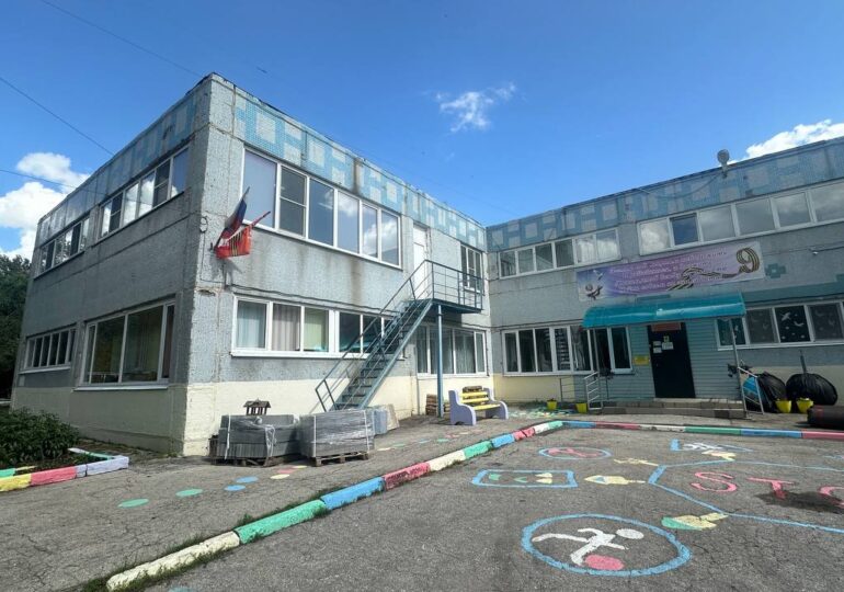 В самарском детском саду №42 обновляют кровлю