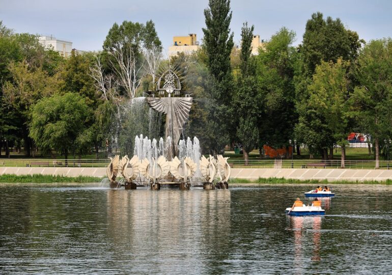В самарском парке 50-летия Октября запустили прокат катамаранов и лодок
