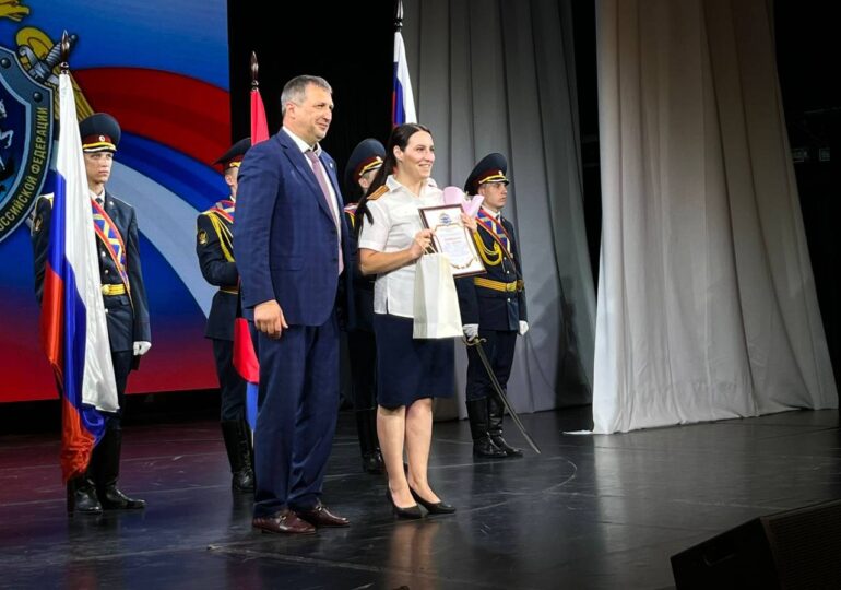 Сотрудникам самарского следственного комитета вручили благодарственные письма и почетные грамоты