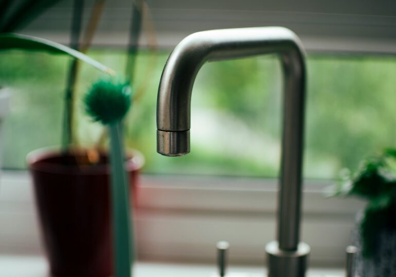 С 30 июля по 12 августа на нескольких улицах Самары отключат горячую воду