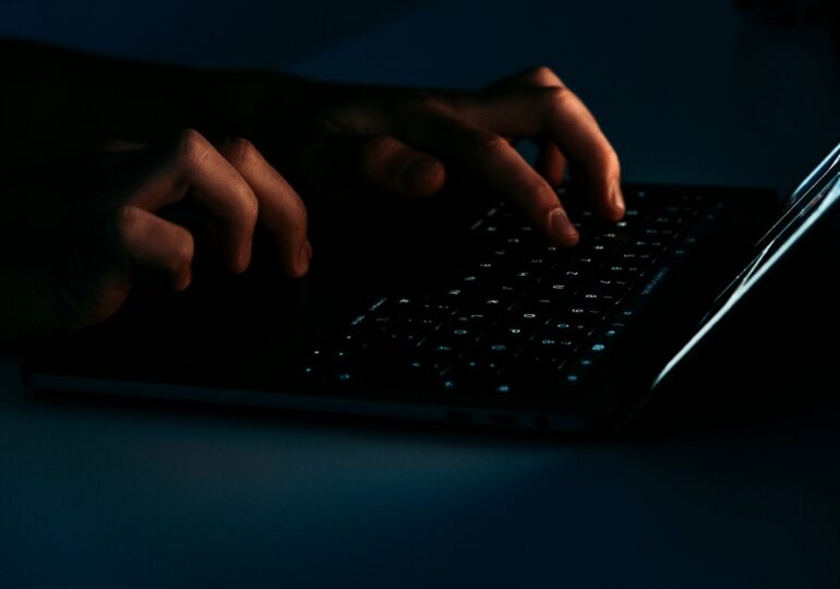 Самарцам рассказали, как мошенники убеждают самостоятельно набрать их номер