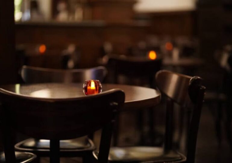 Россияне рассказали, кто должен платить на первом свидании