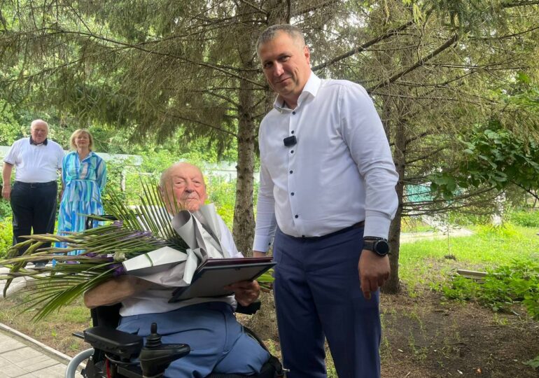 Иван Носков поздравил почетного гражданина Самары Максима Оводенко с днем рождения