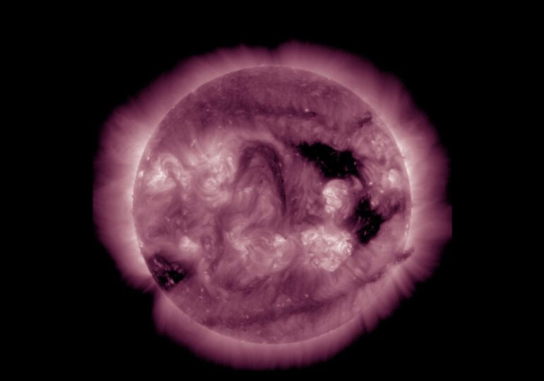 На Солнце произошла третья сильнейшая вспышка подряд