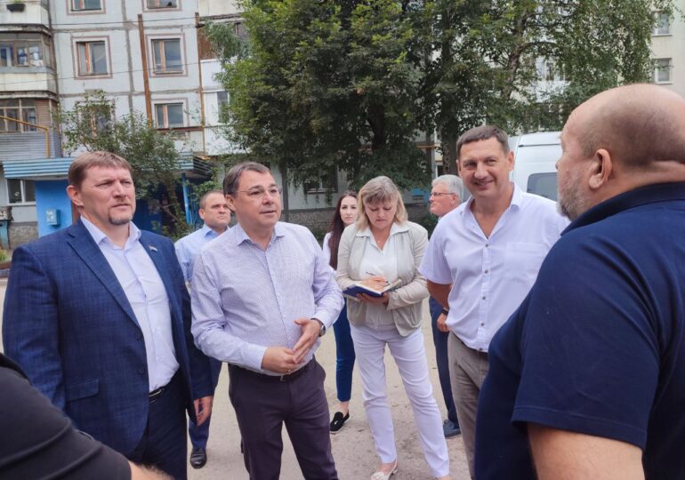 Городские депутаты проверили ход ремонта во дворах по программе «Народный бюджет Самарской области»