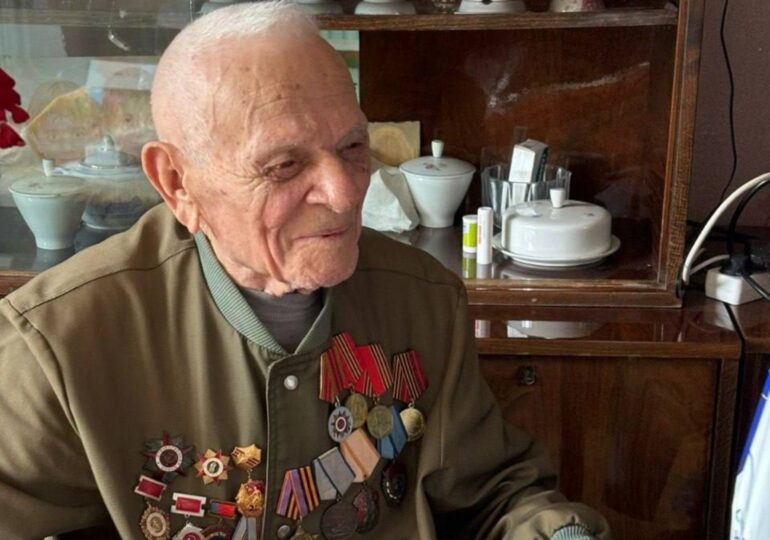 Вячеслав Федорищев поздравил с 101-летием почетного гражданина Самары Георгия Черванева