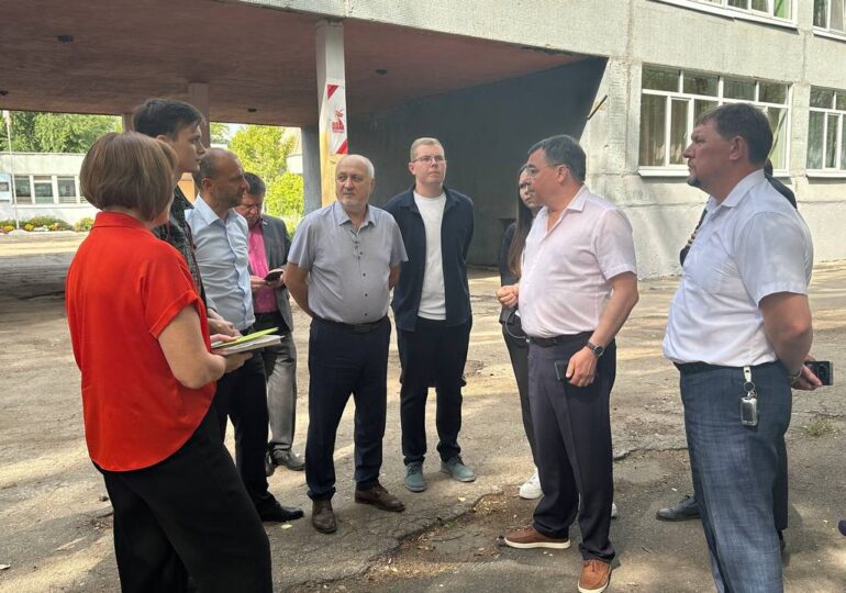 В Самаре прошло выездное заседание комитета по образованию