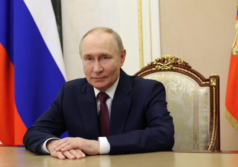 Владимир Путин поздравил школьников, учащихся колледжей и студентов вузов с Днем знаний