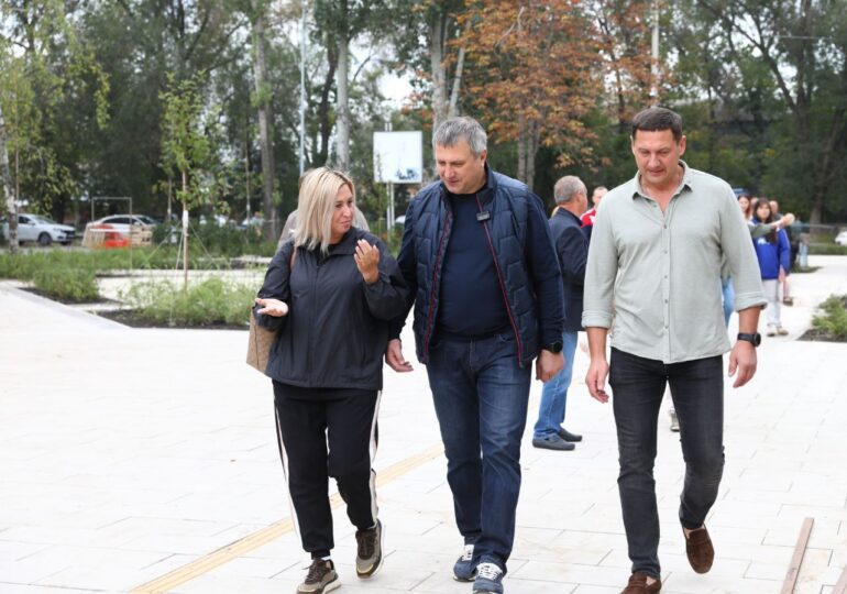Глава Самары Иван Носков проверил ход благоустройства в скверах города