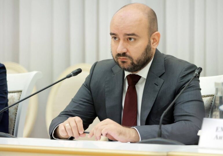 Губернатор Вячеслав Федорищев поздравил учителей с профессиональным праздником