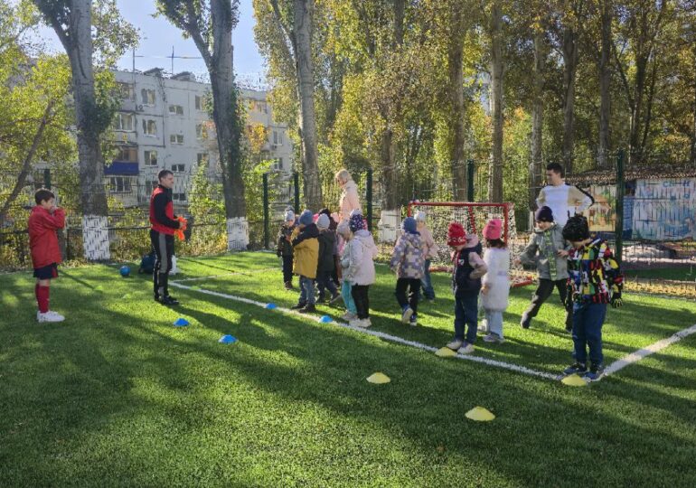 В самарском детском саду №375 прошел мастер-класс по футболу