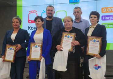 В самарском департаменте транспорта наградили выдающихся водителей и кондукторов