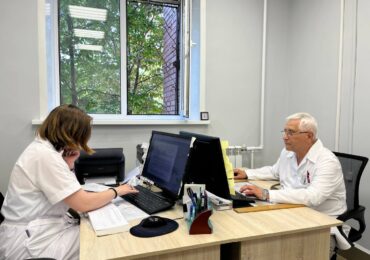 Самарские медики впервые без разрезов удалили парастомальные грыжи