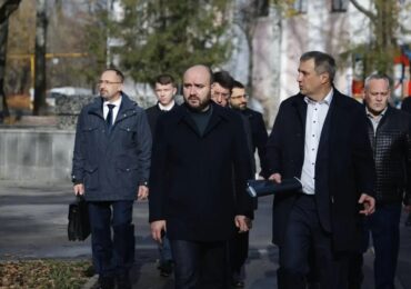 Губернатор Самарской области Вячеслав Федорищев и глава Самары Иван Носков посетили поселок Мехзавод