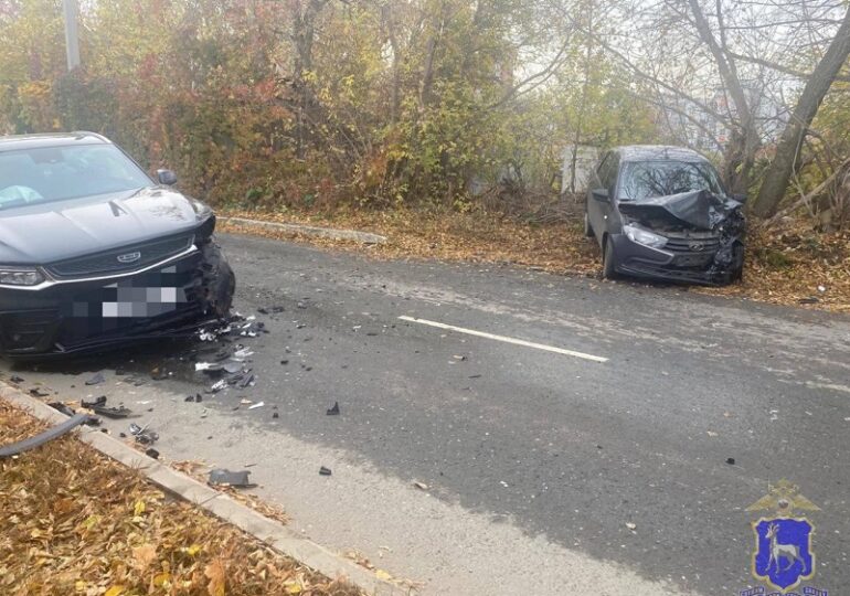 В Октябрьском районе Самары в ДТП пострадал мужчина