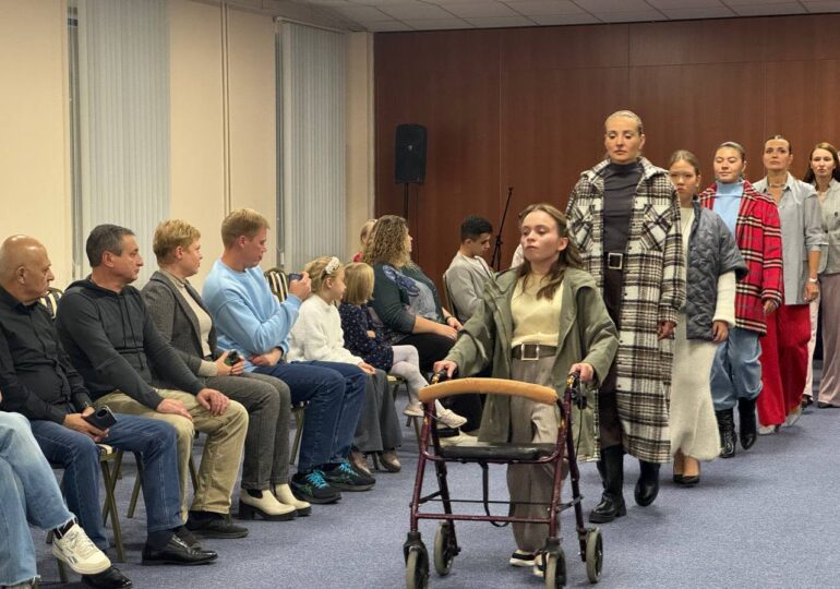 В Самаре проходит благотворительный показ «Мода без границ»
