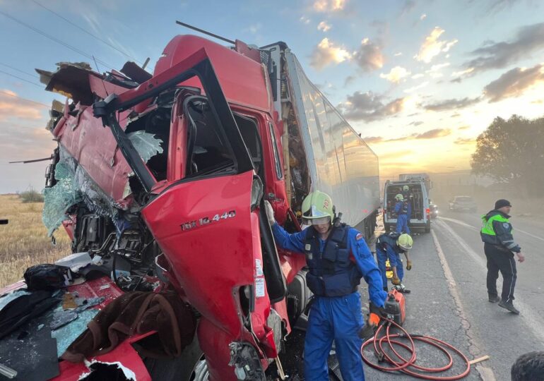 В Волжском районе Самарской области столкнулись два грузовика