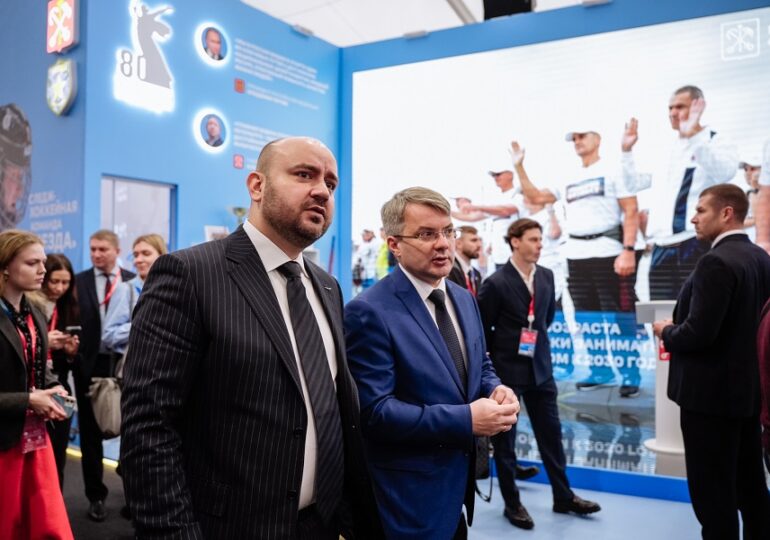 Вячеслав Федорищев осмотрел выставочную экспозицию международного форума «Россия – спортивная держава»