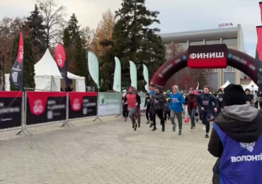 В Самаре проходит легкоатлетический забег «В беге мы едины»