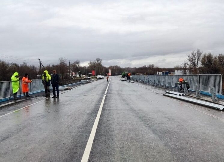 Обновленный мост через реку Черную в Волжском районе готовят к открытию