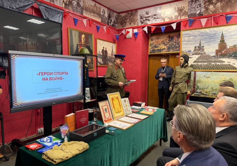 В самарском лицее проходит встреча с ветеранами Великой Отечественной войны и участниками СВО