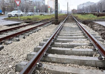 В Самаре ремонтируют трамвайные пути на перекрестках