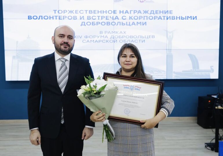 Губернатор Вячеслав Федорищев наградил лучших волонтеров Самарской области