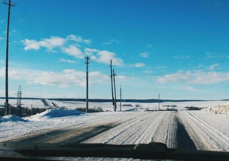 Жителям Самарской области напомнили о правилах поведения на дорогах в плохую погоду