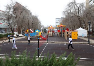 В Самаре открыли обновленную детскую спортплощадку на Осипенко