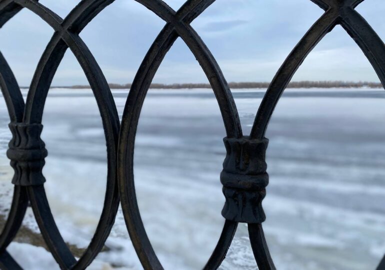 Самарцам рассказали об опасности выхода на тонкий лед