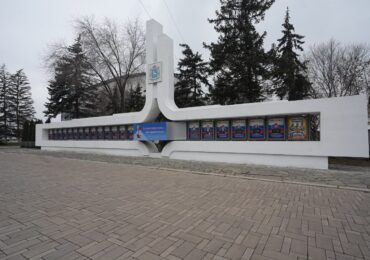 В Самаре открыли выставку с портретами Героев России и участников СВО