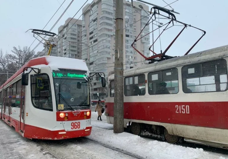 В Самаре трамвай сошел с рельсов