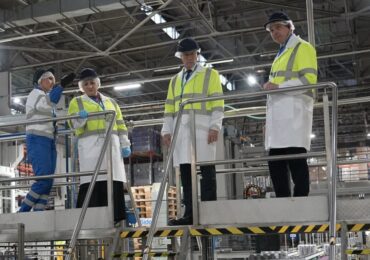 Первый заместитель главы Самары Юлия Ашуркова познакомилась с производством завода напитков